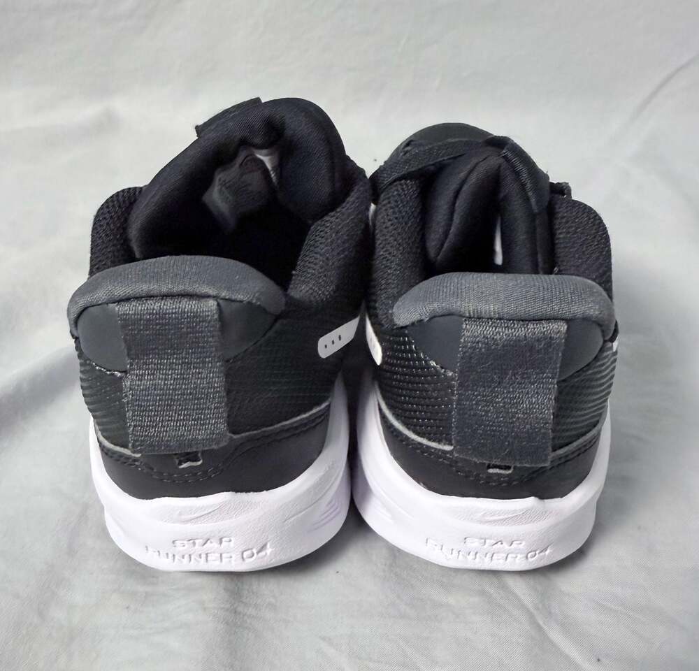 Nike Star Runner 4 Big Kids' Road Running Shoes - Black/White Size 2.5 - Picture 6 of 9